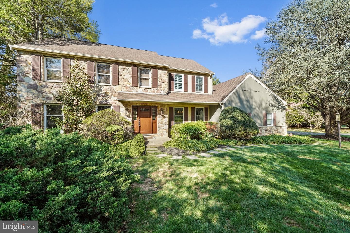 323 Maple Drive photo 2