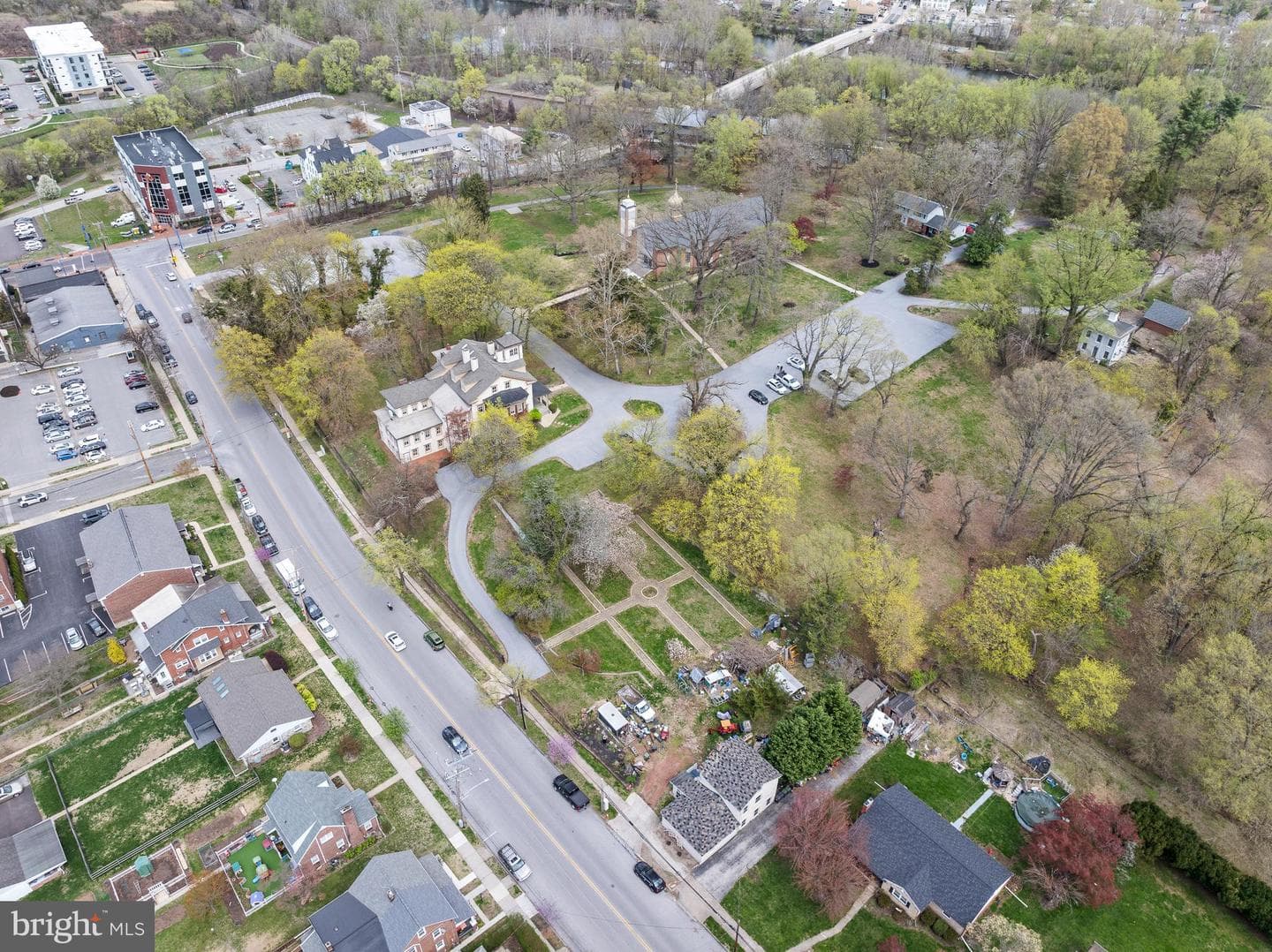 99 Starr Street photo 29