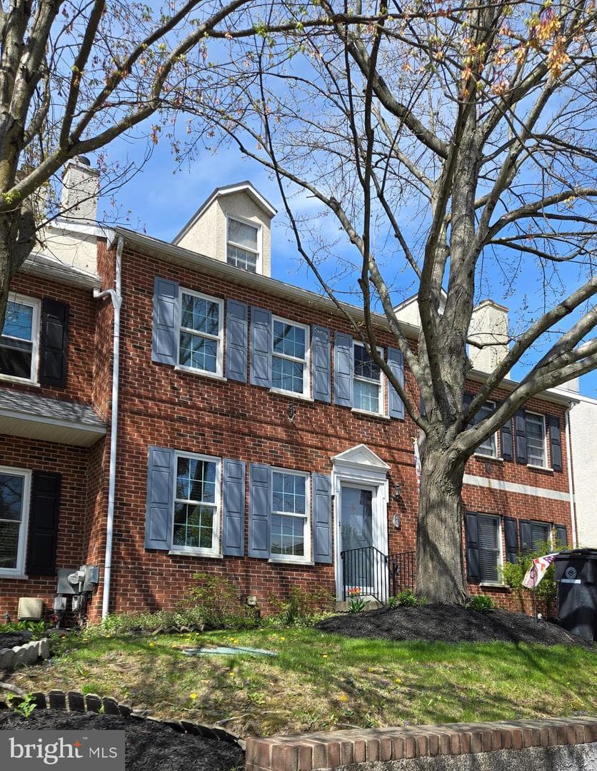 446 Dayton Street photo 2