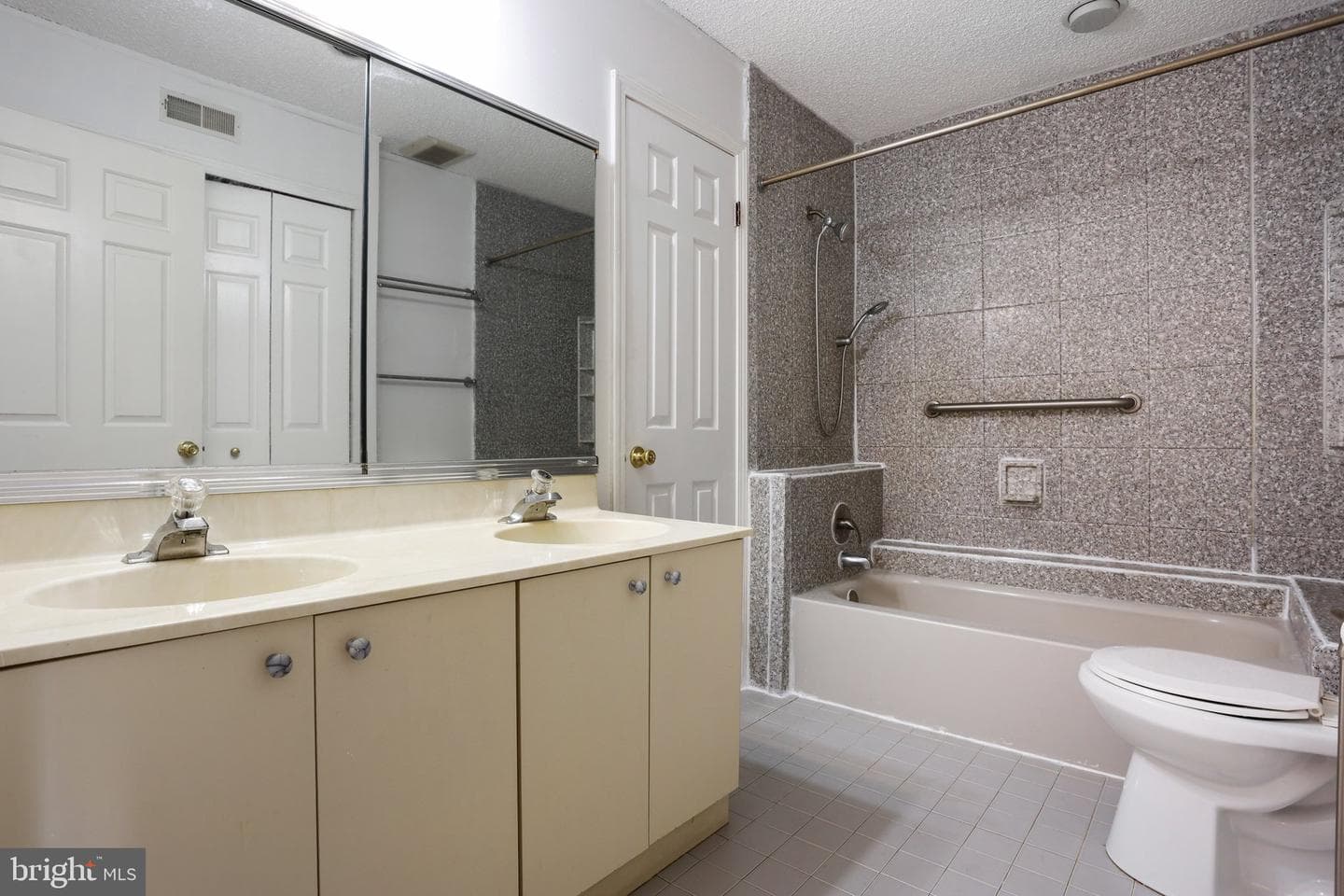 118 Cavalry Court photo 29
