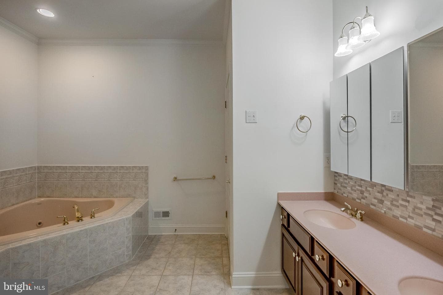 1736 Yardley Drive photo 30