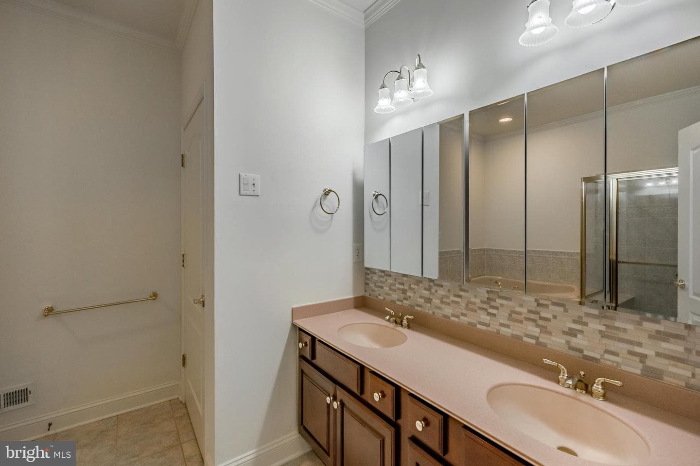 1736 Yardley Drive photo 31