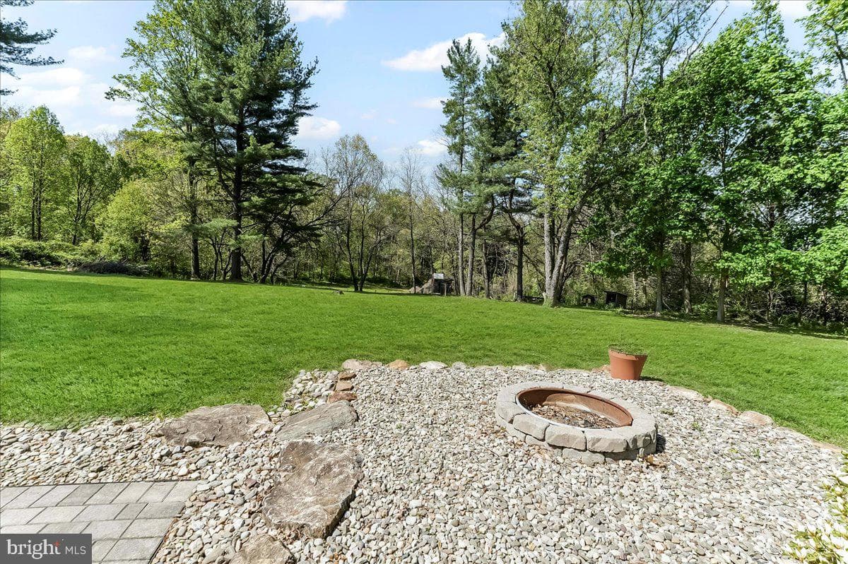 128 Elkdale Road photo 36