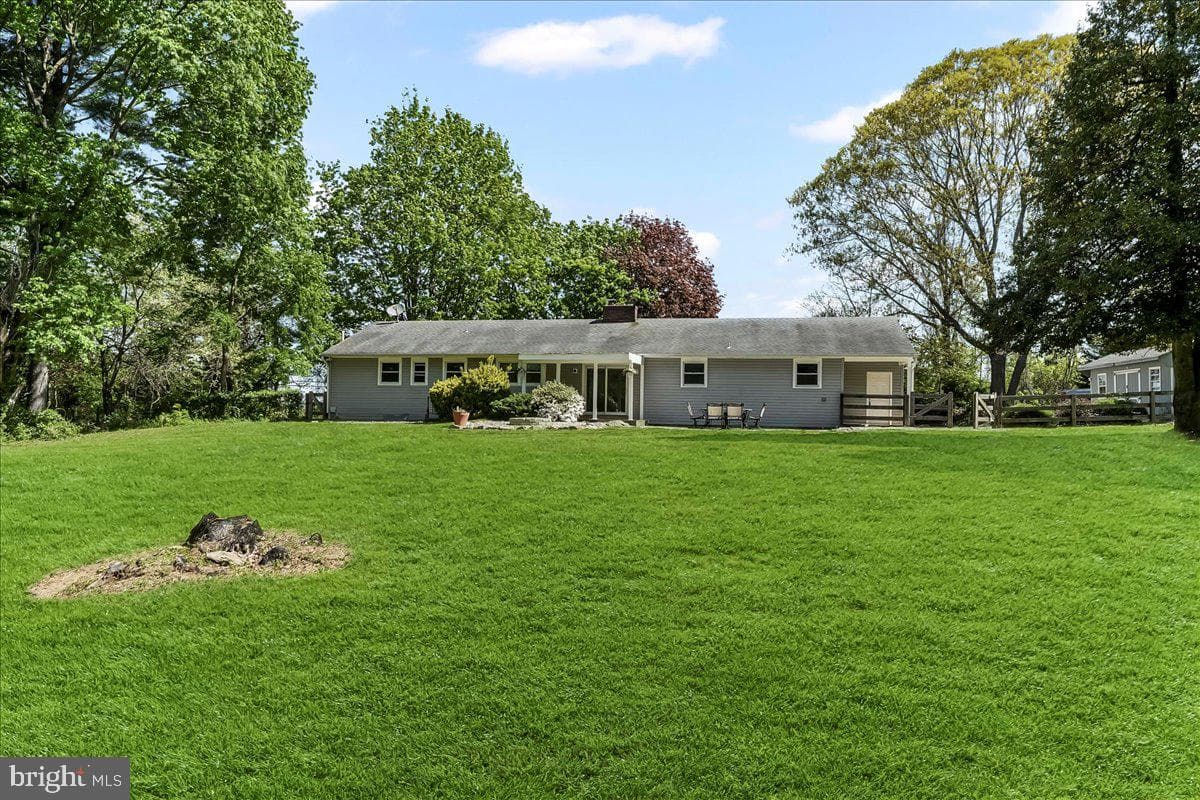 128 Elkdale Road photo 37