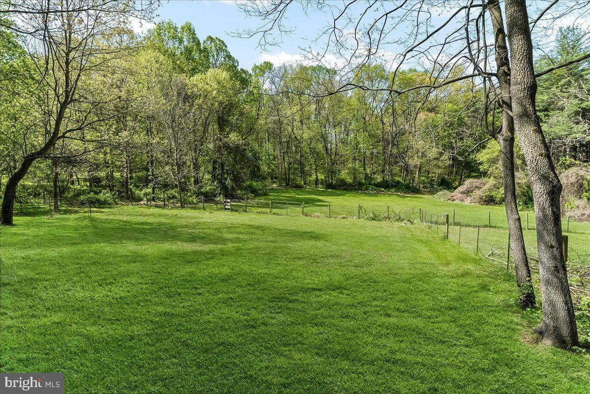 128 Elkdale Road photo 6