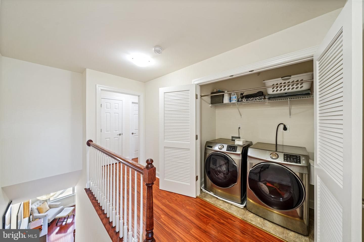318 E Barnard Street photo 17