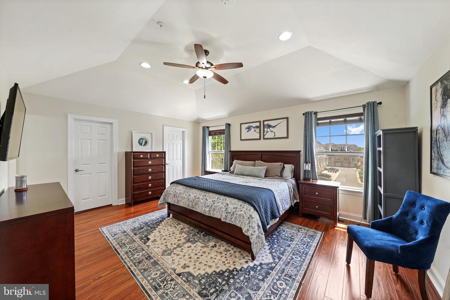 318 E Barnard Street photo 18
