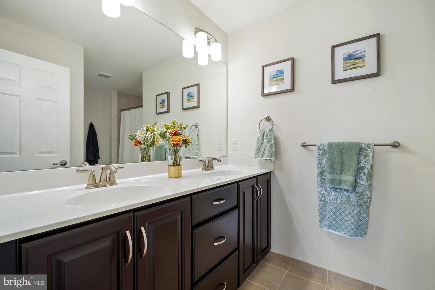 318 E Barnard Street photo 22