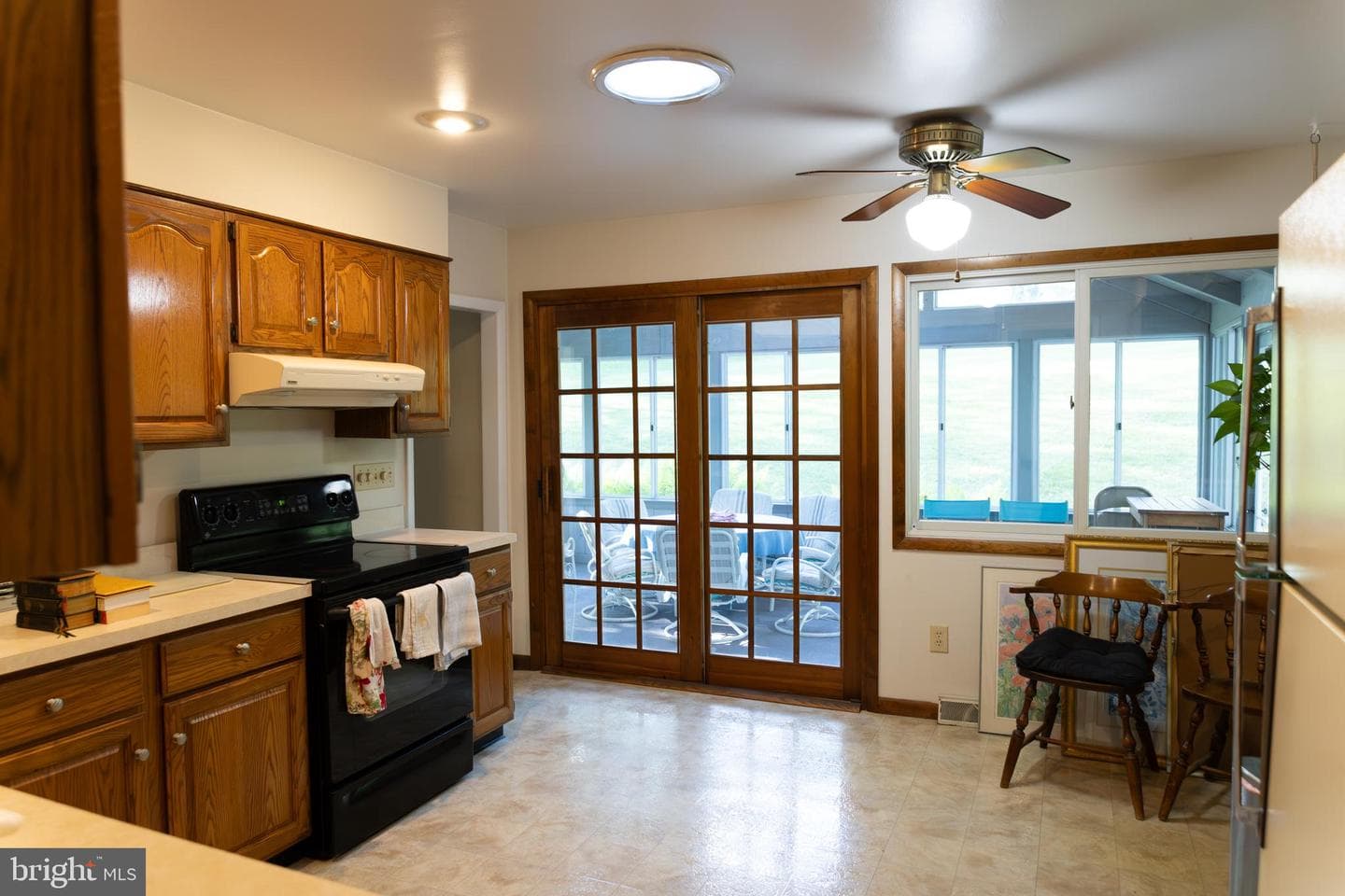 403 Leslie Lane photo 12