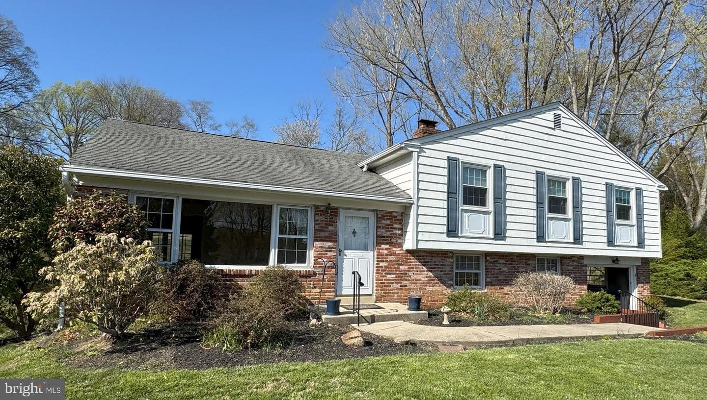 403 Leslie Lane photo 2