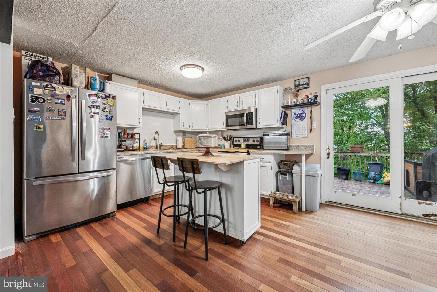 611 Morgan Drive E photo 3