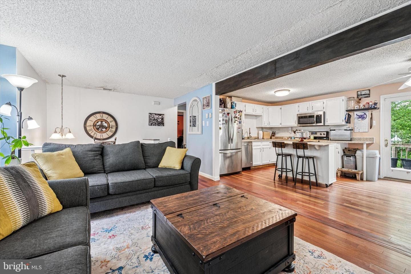 611 Morgan Drive E photo 5