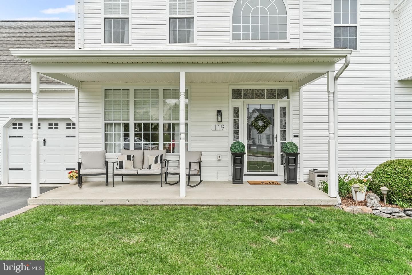 119 W Hillside Drive photo 2