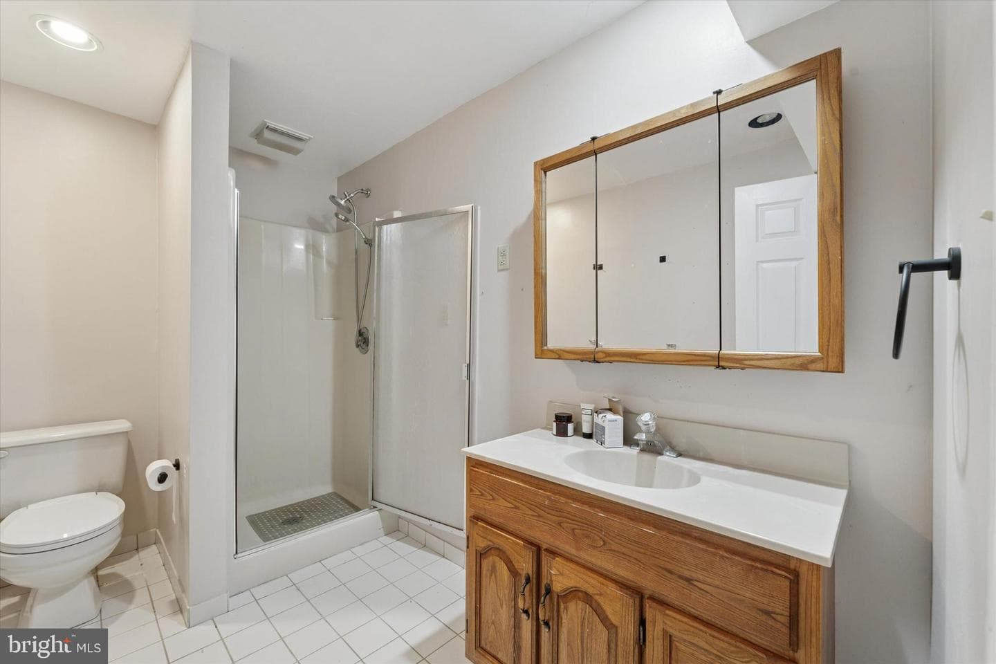 1098 Armstrong Court photo 17