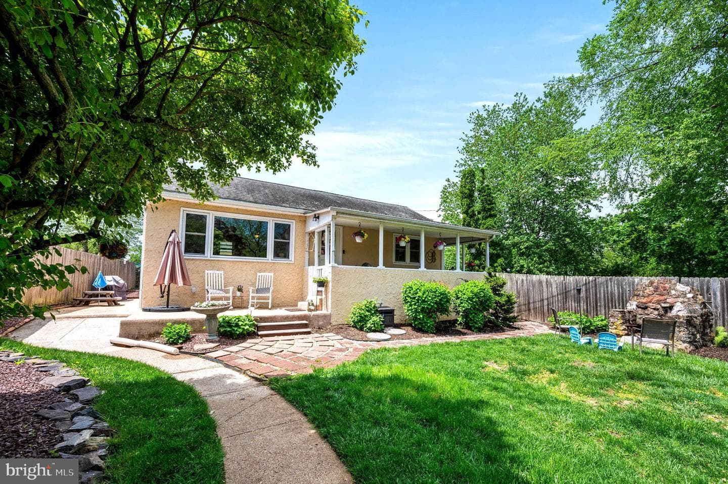 744 Starr Street photo 1