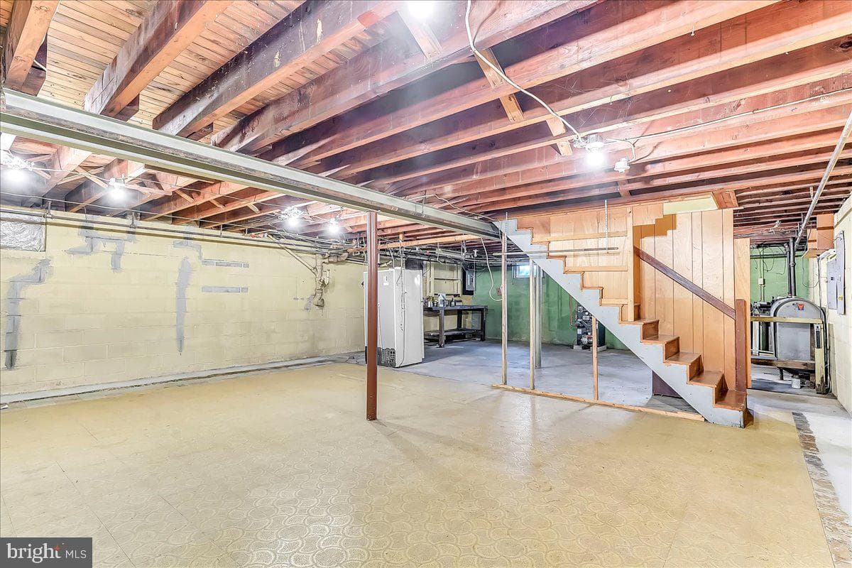 1541 Overhill Road photo 22