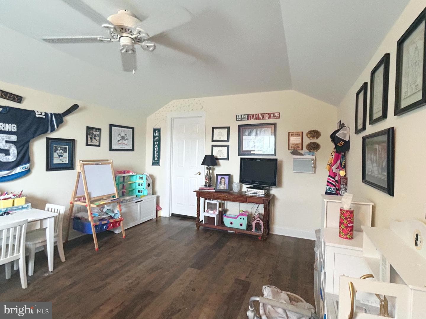 122 Red Oak Court photo 14