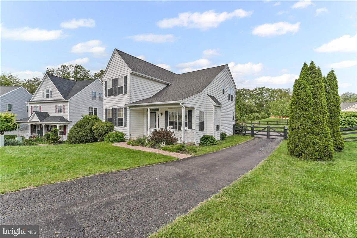 620 Abingdon Circle photo 4