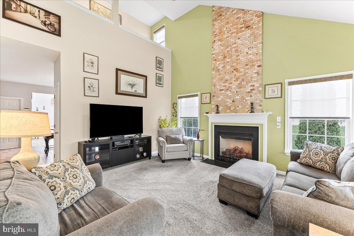 620 Abingdon Circle photo 9
