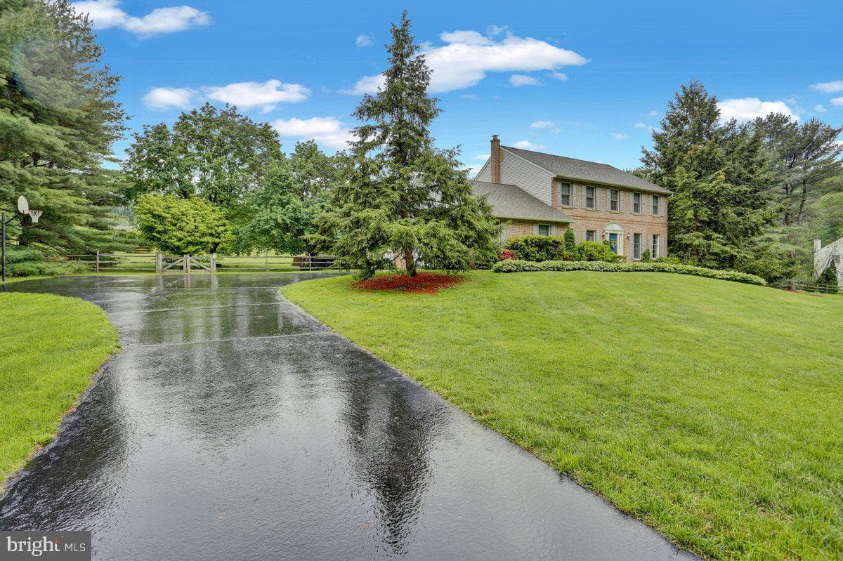 198 Bard Road photo 4