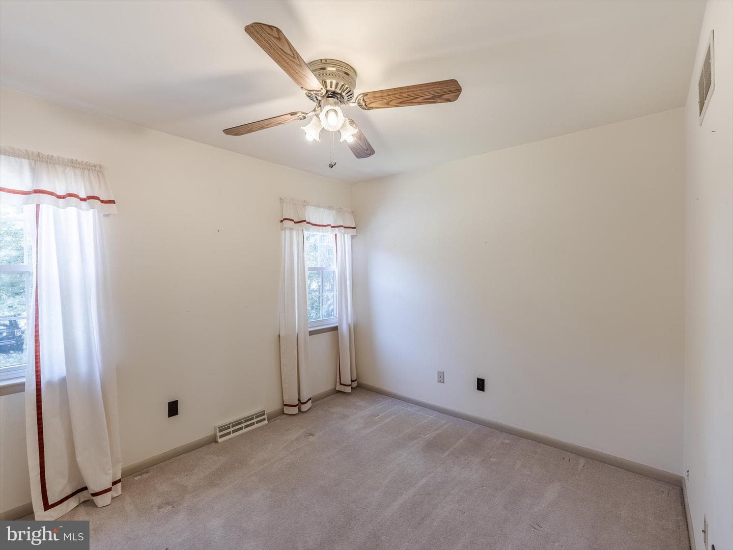 240 S Bonsall Road photo 23