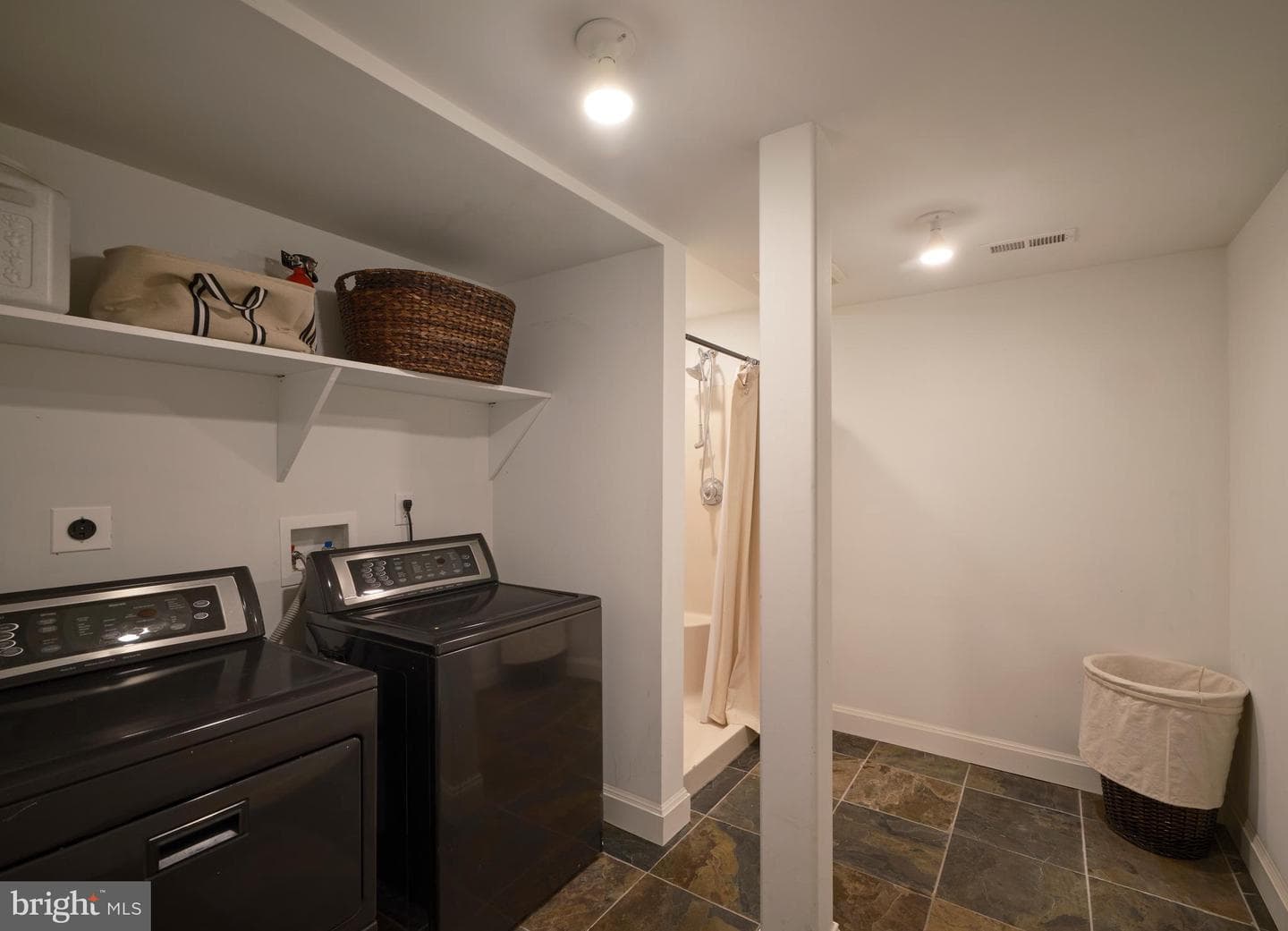 2 Green Lane photo 66