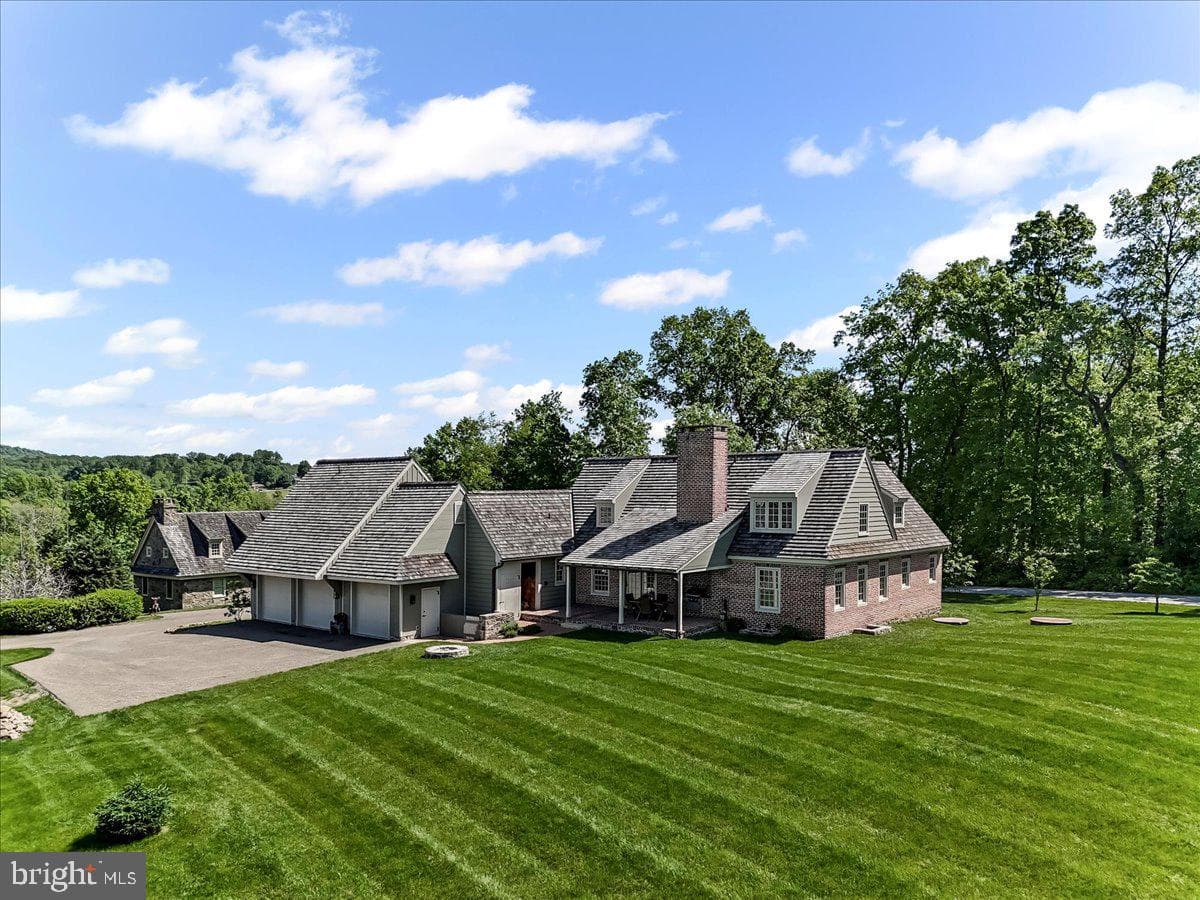 103 Orchard Hill Lane photo 3