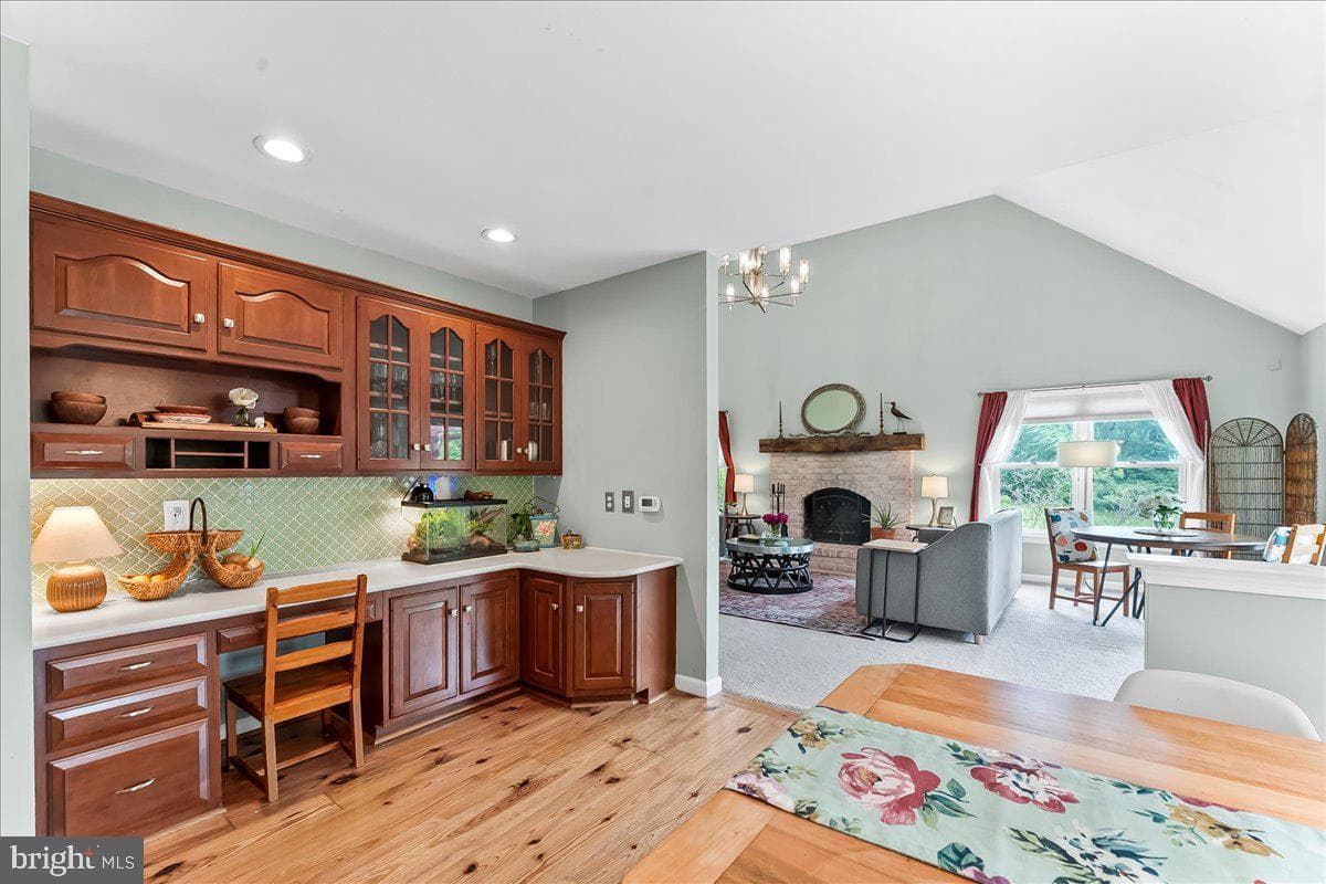 11 White Oak Drive photo 6