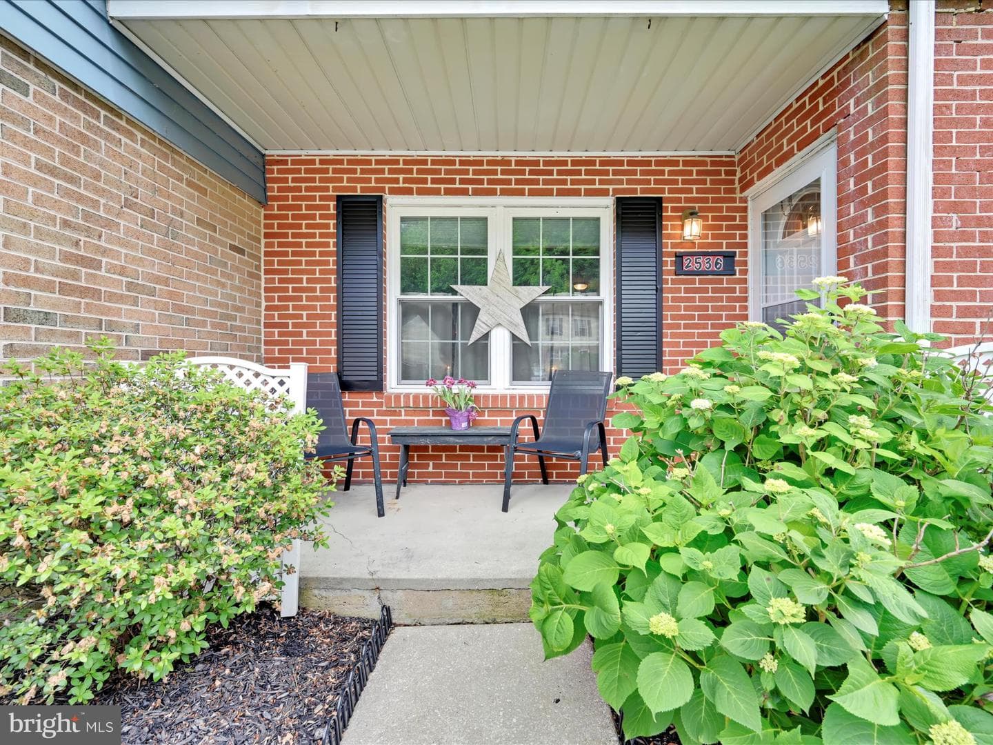2536 Dupont Street photo 5