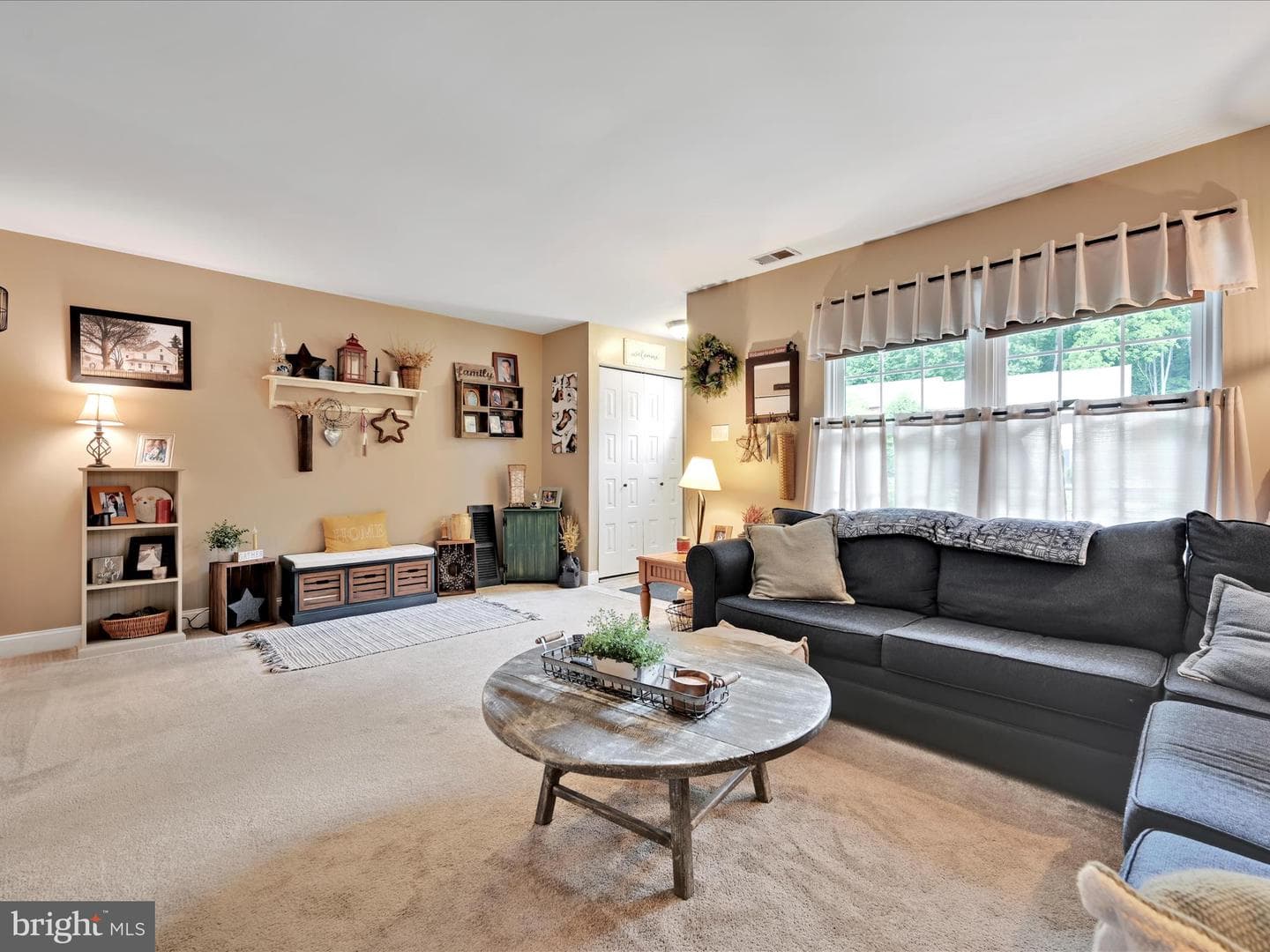 2536 Dupont Street photo 8