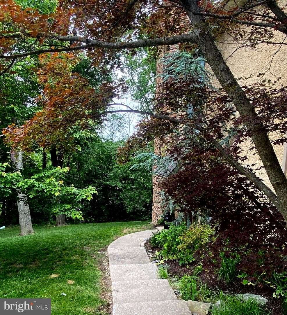412 Lynetree Drive #13-A photo 31