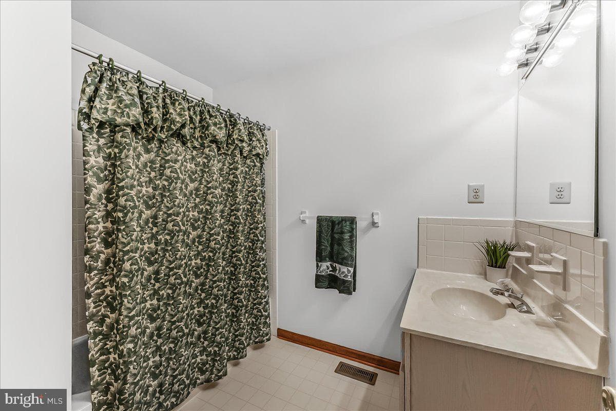 329 Galway Drive photo 22