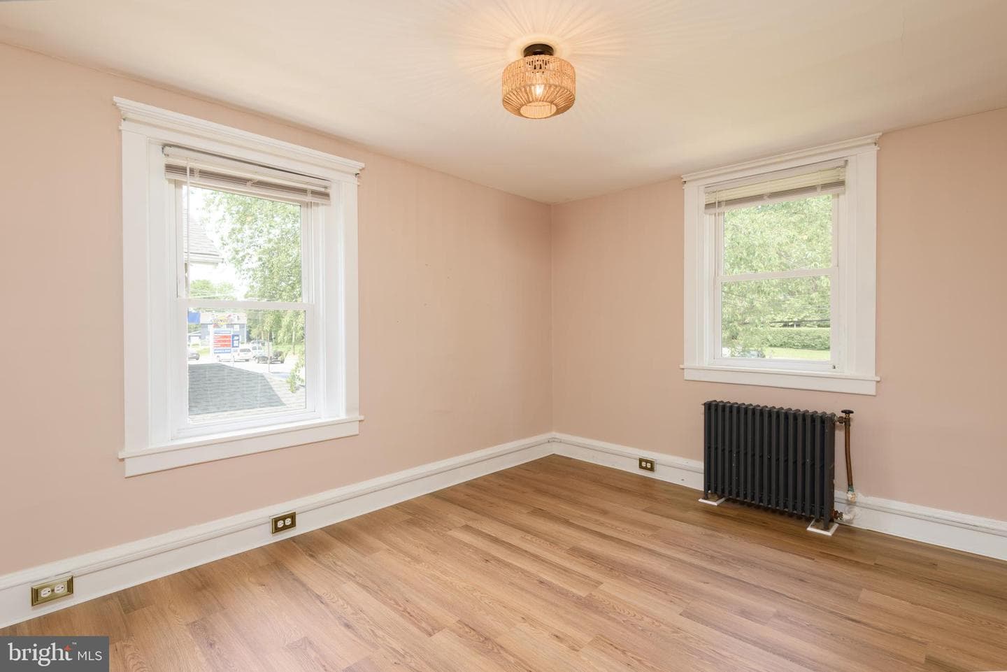 516 E Lancaster Avenue photo 32