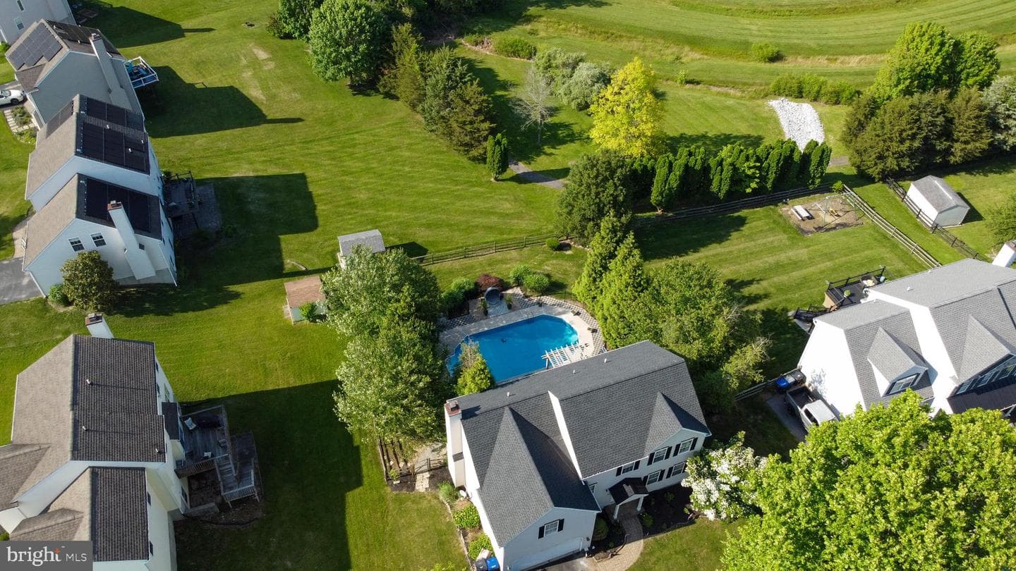 206 John Stevens Dr photo 2