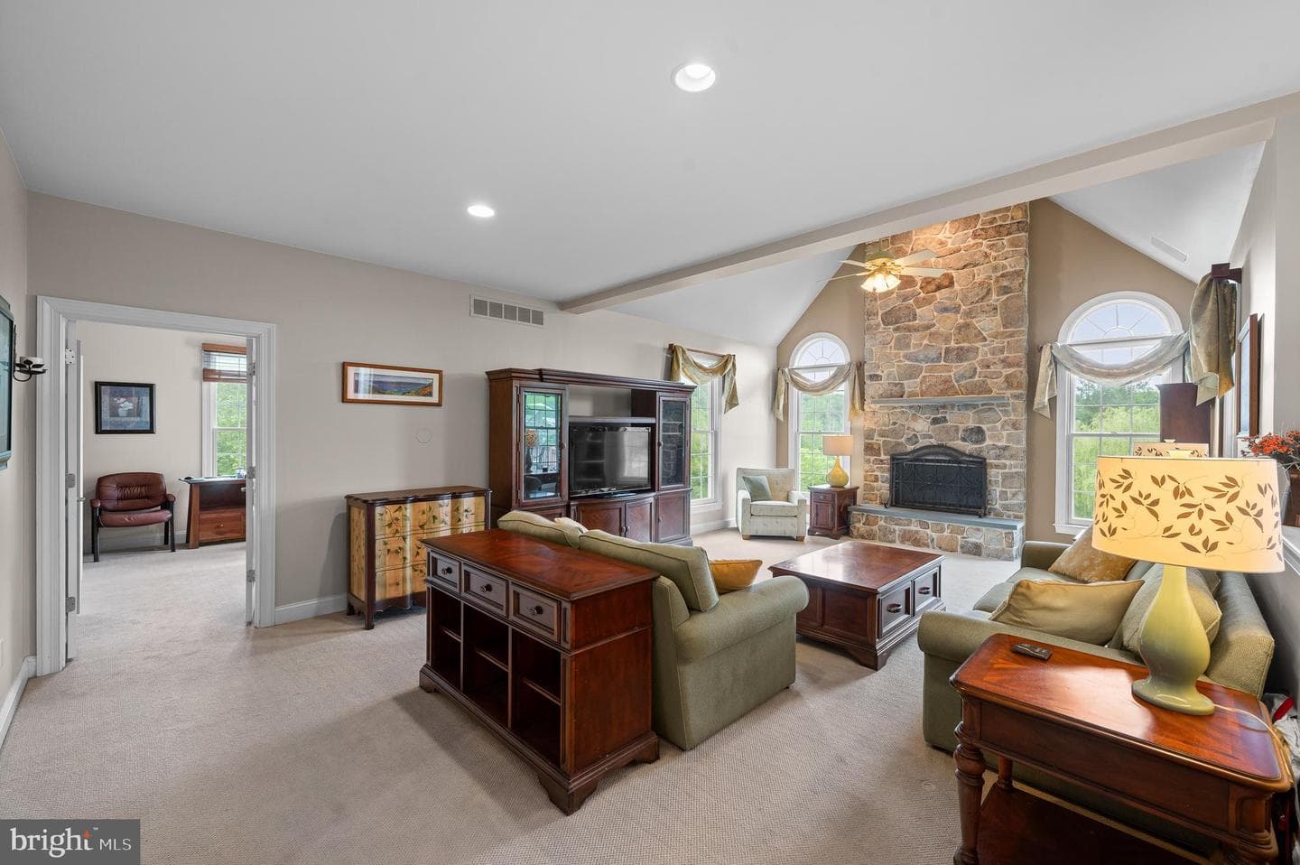 22 Gregory Lane photo 17