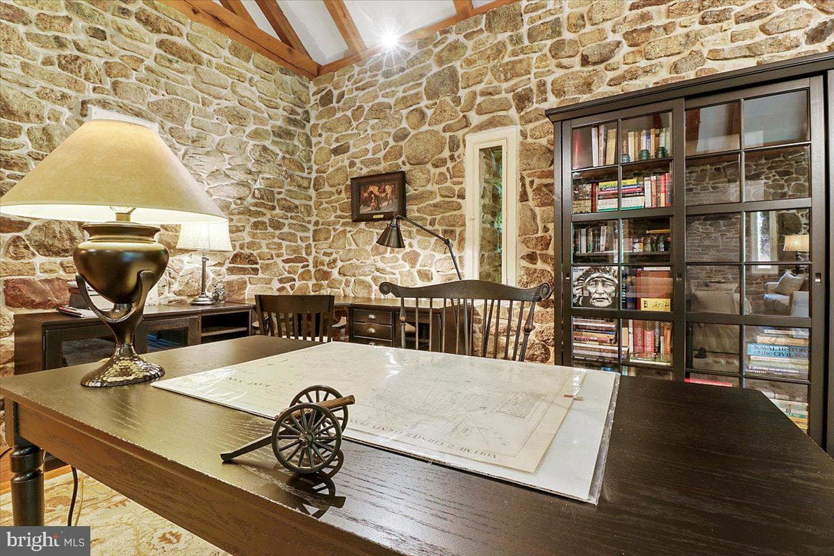 11 Brownstone Lane photo 12
