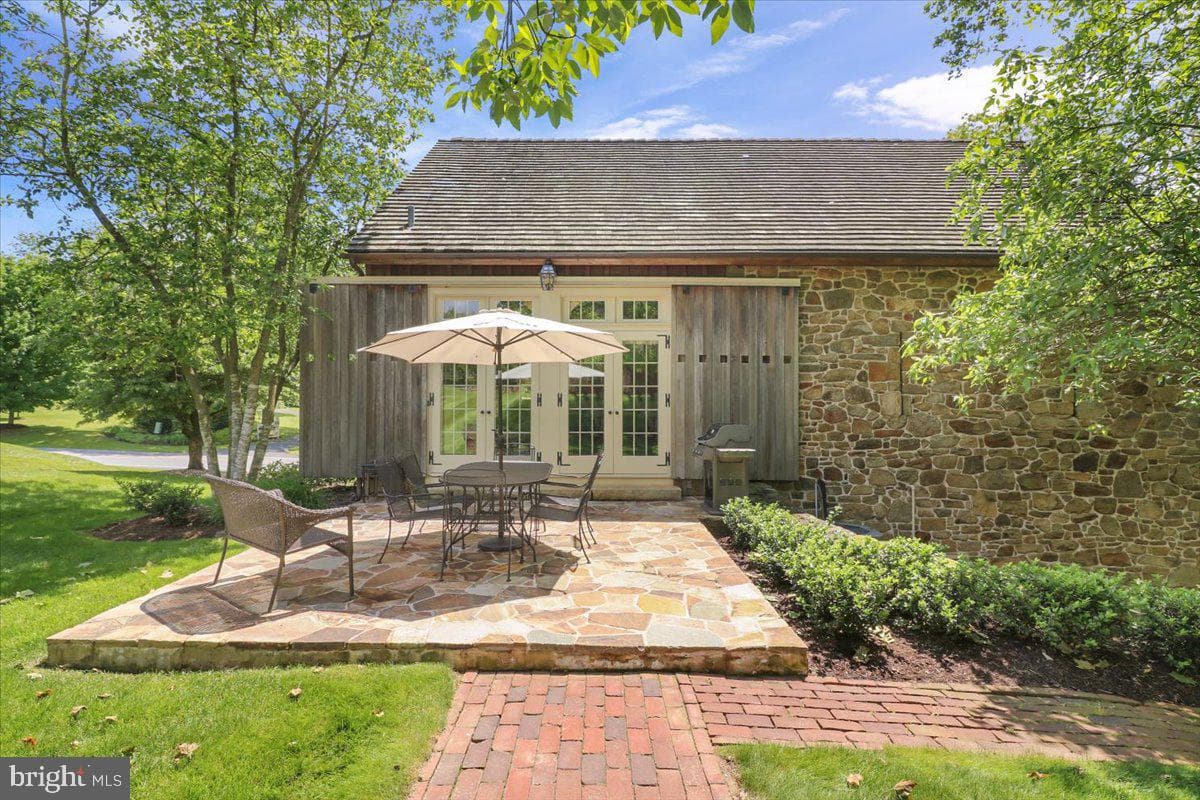 11 Brownstone Lane photo 36