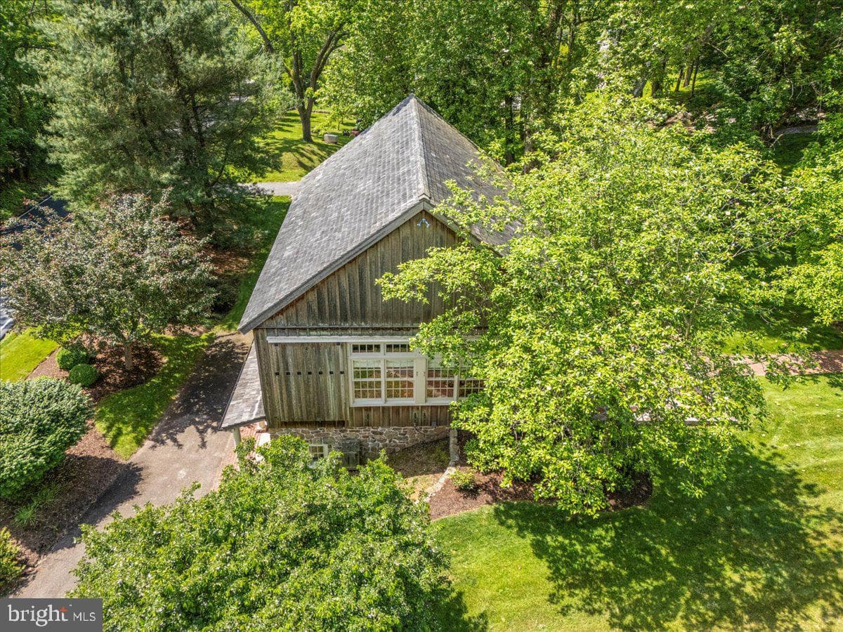 11 Brownstone Lane photo 38