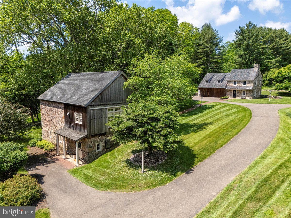 11 Brownstone Lane photo 43