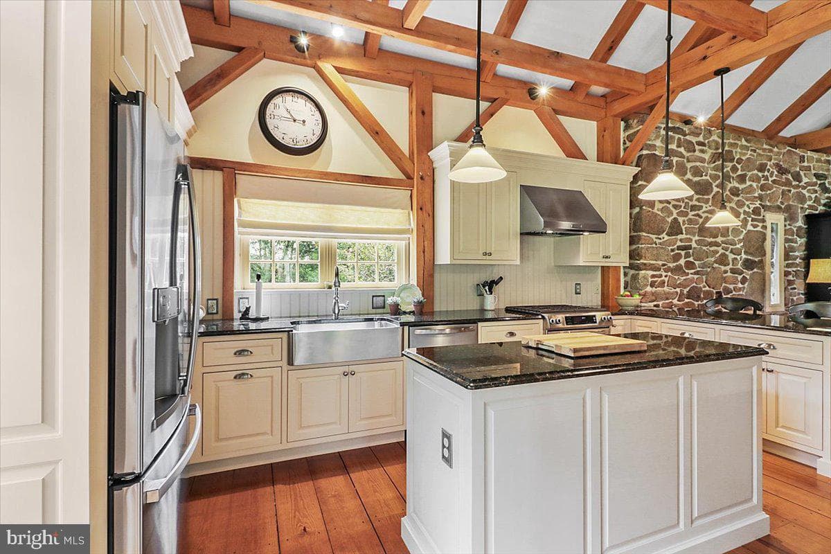 11 Brownstone Lane photo 5