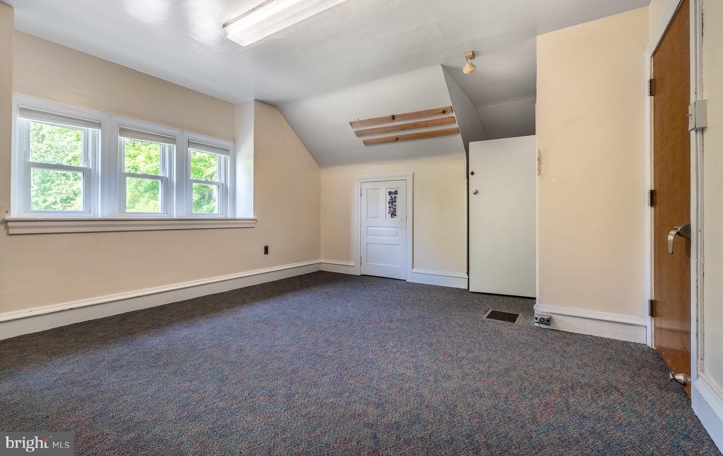 00 Devereux Road photo 22