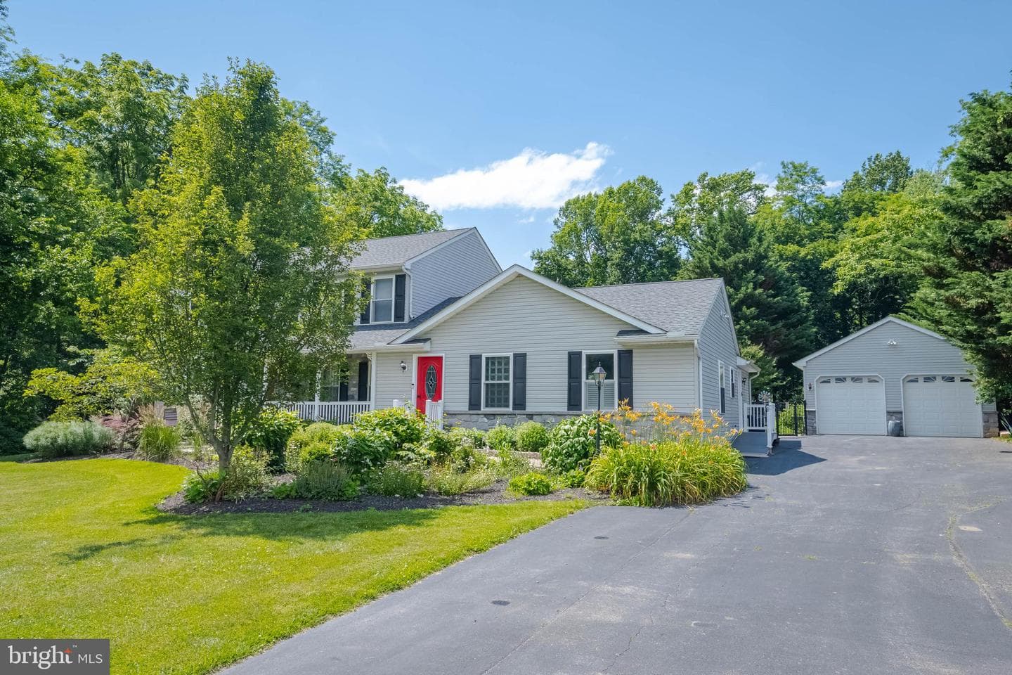 113 Elkview Road photo 2