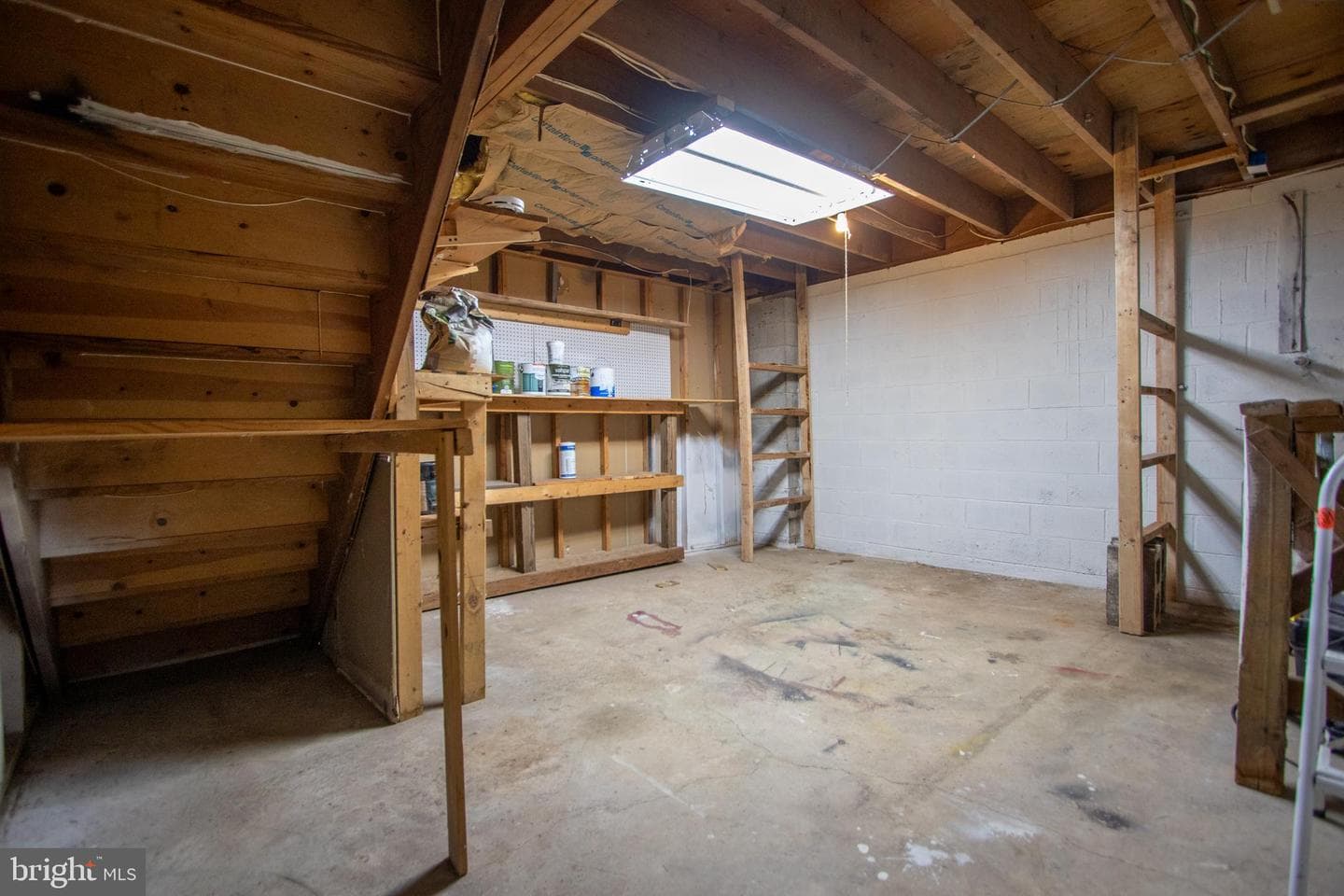 1298 E Kings Highway photo 38