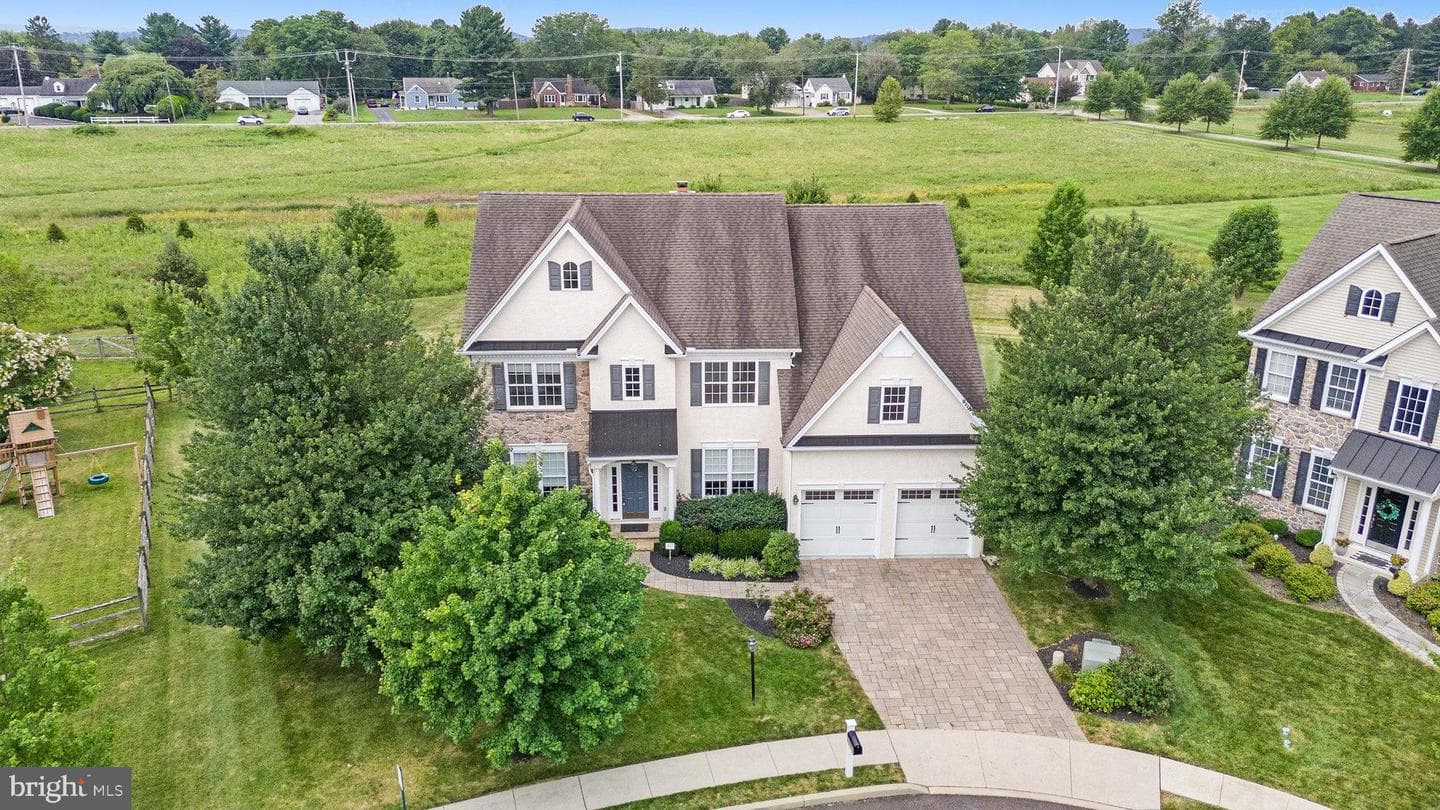 412 Thistle Drive photo 2