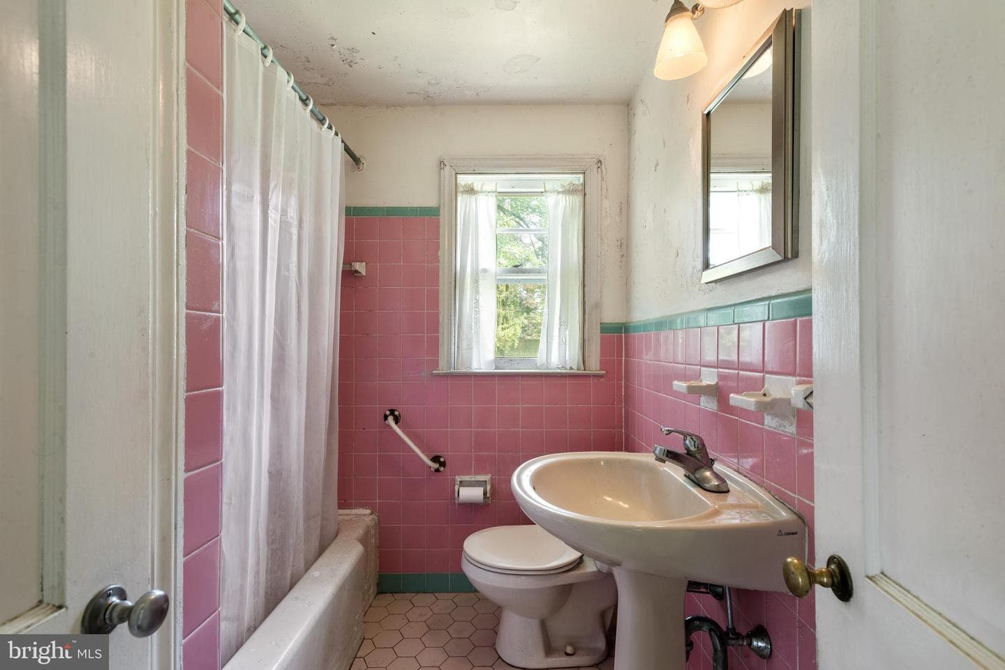 214 Sugartown Road photo 14