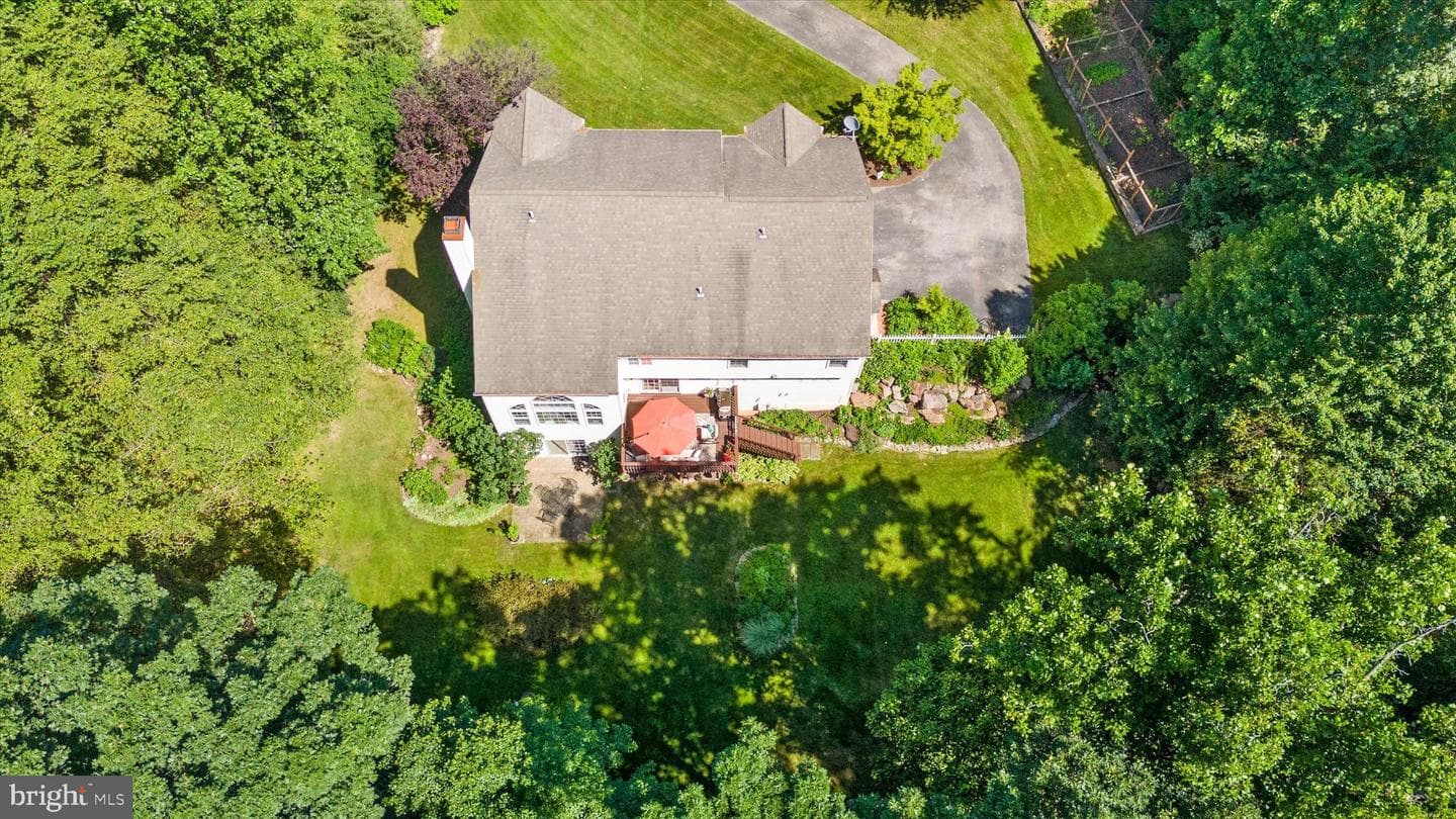 3044 Chestnut Hill Road photo 47