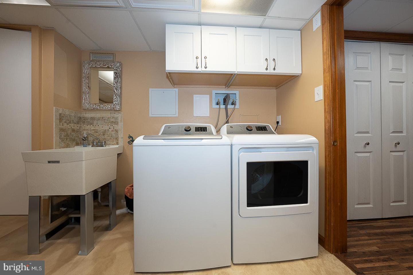 1414 Gary Terrace photo 40