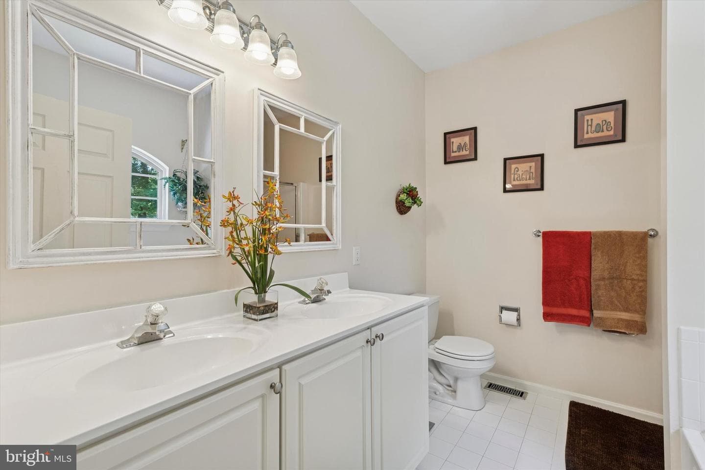 302 Cressent Court photo 11
