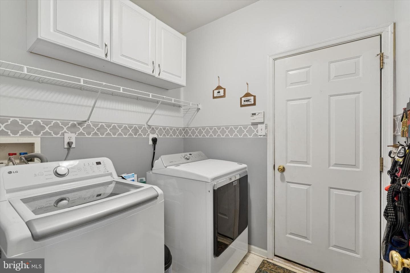302 Cressent Court photo 16