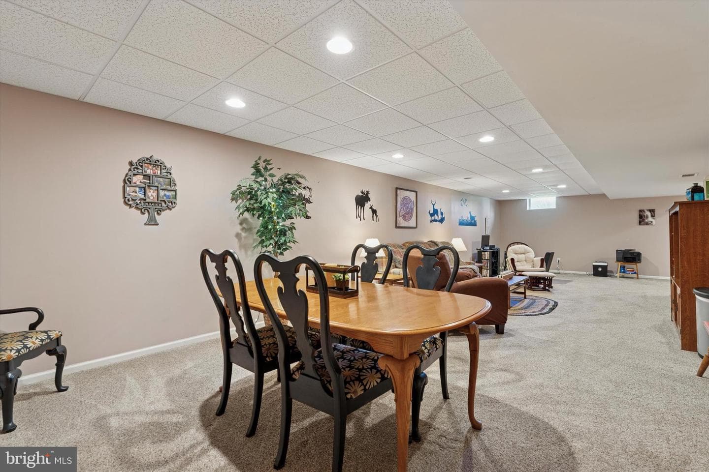 302 Cressent Court photo 18